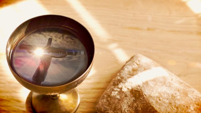 communion-cross-with-jesus