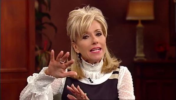 show-wednesdays-with-beth-990_ep-2015-12-16-beth-moore-rising-abov_site-3_20151214101057004