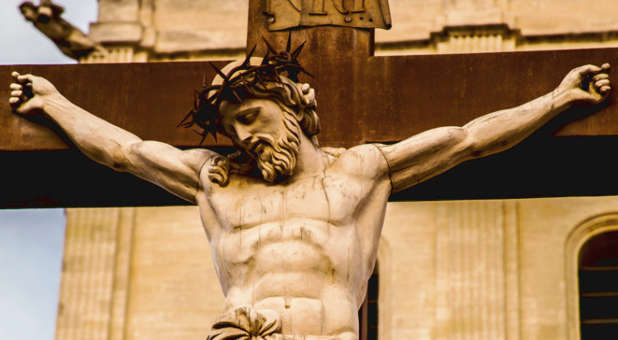jesus-thorns-cross-sculpture